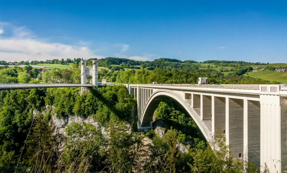 Švicarska avtocestna mreža in postopek nakupa e-vinjete za leto 2025